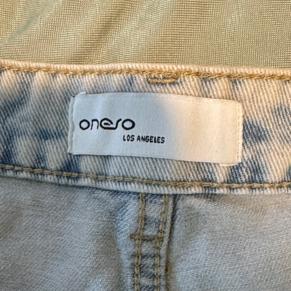 Women’s light Denim Cargo Jeans - Picture 2 of 3